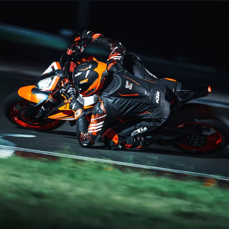 Thumbnail for 2022 KTM 1290 SUPER DUKE R AND KTM 1290 SUPER DUKE R EVO - THE BEAST, EVOLVED